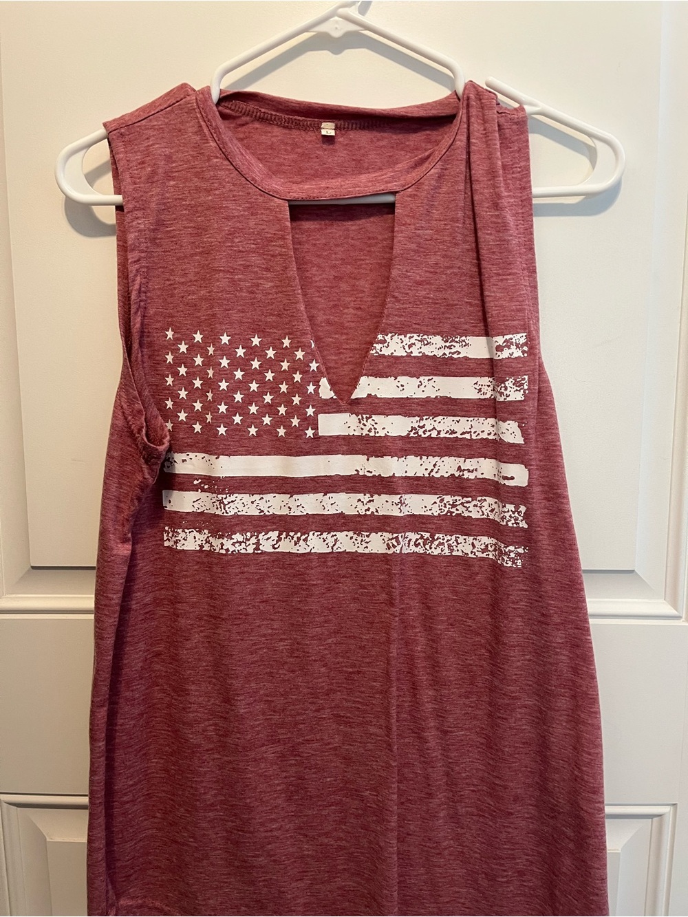 Sleeveless V-Neck American Flag Tank Top - Red